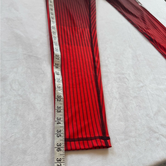 Nike Dri Fit Women’s Tight Moment Federation Collection Red Leggings SZ M - Picture 8 of 16